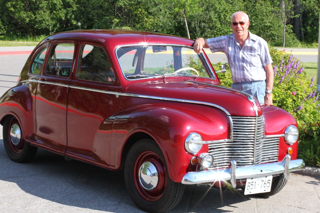 Robin-1950-Jowett_-Javelin.jpg